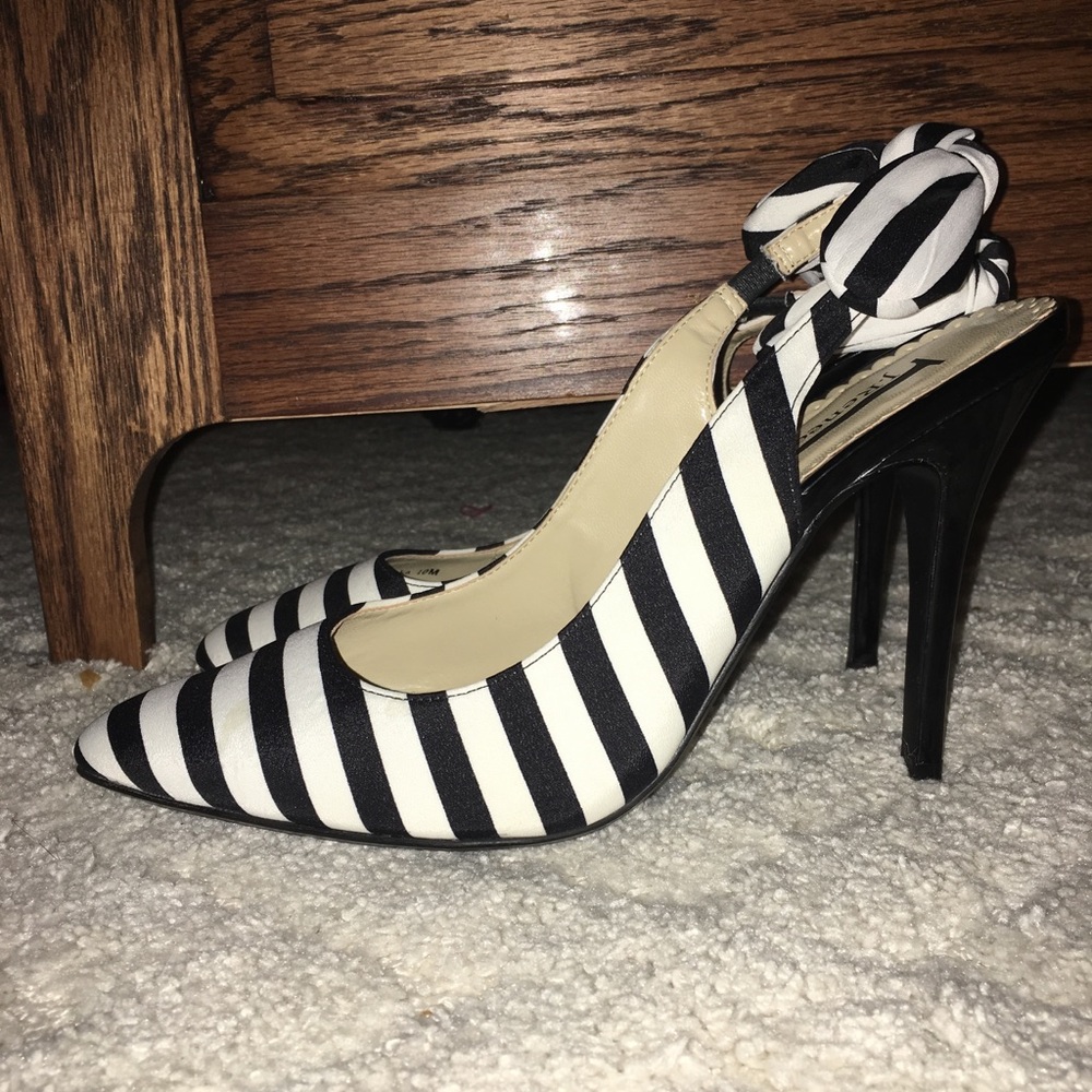Sling back - b/w striped heels